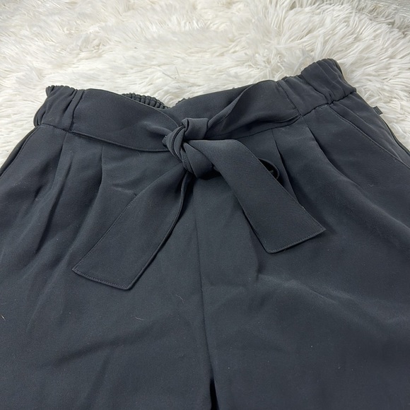 Lululemon Noir Short 5.5" Black - Picture 2 of 7